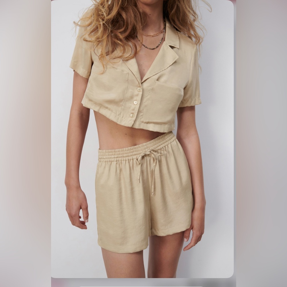 Zara drawstring satin look shorts tan in color size M